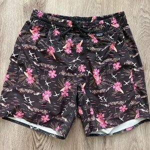 Patagonia Men's Hydropeak Volley Shorts Small Black Pink Floral Seagulls